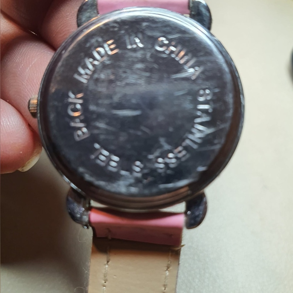 🦋10/$20🦋 Monster High Silver/Pink Leather Girl's Watch - Picture 5 of 5